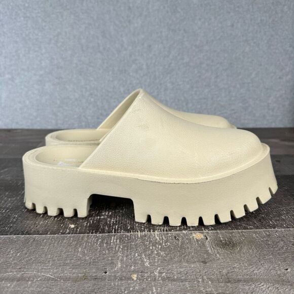 Jeffrey Campbell Womens Size 10 Slip On Clogs Mules Cream Chunky Heel Y2K - Picture 1 of 9
